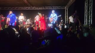 Alick Macheso ft Shantel Sithole  Tafadzwa Nyarara live at Steak House 2024 [upl. by Julieta]