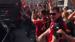 Scudetto arrivo pullman Milan cori per Paolo Maldini [upl. by Kcirederf363]