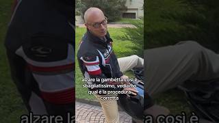 Passeggero qual è il modo giusto di salire in sella insella moto vitainmoto [upl. by Vez]