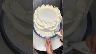 Hiw to decorate cake by nozzle 6Bdishologycakecreamvuralviralshortsviralvideocakedesign [upl. by Yragerg]