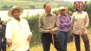 Kagame donates cattle to Museveni [upl. by Anerbas]