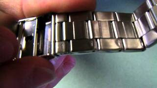 How To Easily Remove a Watch Link [upl. by Liponis836]