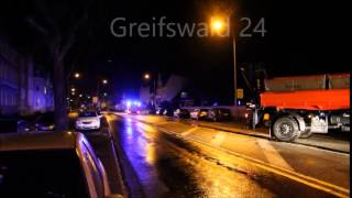 Berufsfeuerwehr Greifswald Einsatzfahrt Baumsperre am 10012015 [upl. by Notnilk434]