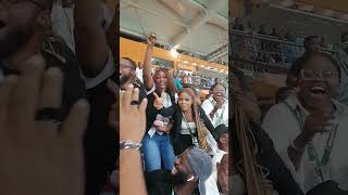 CAN8e de finale  Joie des supporters du Nigeria après louverture du score contre le Cameroun [upl. by Leinoto]