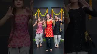 Pura London Thumakda ♥️ shorts ytshorts trending snehu ki gang dance bollywood viral Punjabi [upl. by Lilly]