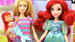 Juguetes de Barbie en español  Barbie cuida a la bebé de Ariel Barbie Doctora y Peluquería [upl. by Sibie80]