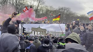 Christian Lindners klägliche Rede vor protestierenden Bauern am Brandenburger Tor Berlin 15012024 [upl. by Egroej]