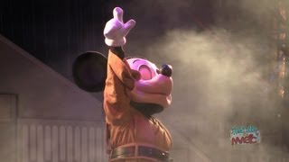 First time Jedi Mickey dances to Pitbull Michael Jackson in DanceOff With the Star Wars Stars 2013 [upl. by Nosyk156]