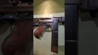 US quotthompsonquot submachine gun 1928 a1 [upl. by Niwled]