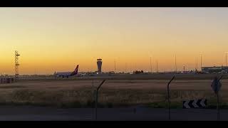 Qantas Boeing 737 golden hour departure from Adelaide [upl. by Trey62]