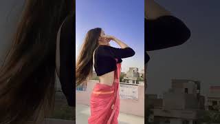 Niki love backless marathimulgi dance couple aunty backlessclothing song cute [upl. by Jed]