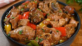 طاجن اللحم بالبصل المحمر والفلفل طبخة مميزة جربوها😋 Meat tajine with caramelized onions and peppers [upl. by Asyram858]