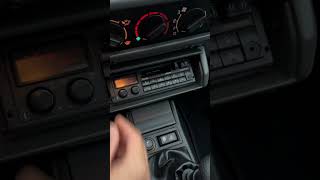 Renault Clio 16v  Autoradio originale Renault 1991 [upl. by Avie]