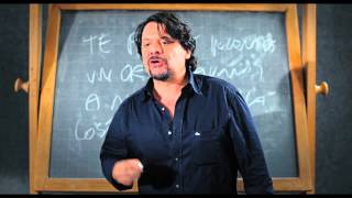 COLPI DI FULMINE  Clip Te piasse un colpo di fulmine lezione 2 con Lillo e Greg  Filmauro [upl. by Inattirb]