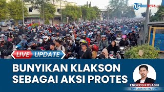 Pemudik Ngamuk Bunyikan Klakson gegara Tak Kuat Antre Berjamjam di Pelabuhan Ciwandan Cilegon [upl. by Lau580]