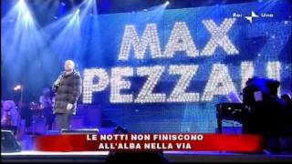 Max Pezzali Come Mai  LAnno Che Verrà Rimini Capodanno 2010 [upl. by Pape]