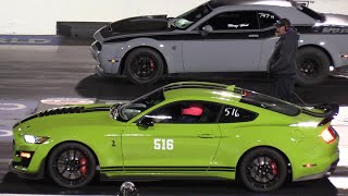 Hellcat vs Shelby GT500  muscle cars drag racing [upl. by Rubenstein922]