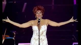 SHIRLEY BASSEY quotDIAMONDS ARE FOREVERquot LIVE 1971 [upl. by Romelda]