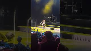 JONAS BROTHERS SINGING SABRINA CARPENTER day 1 [upl. by Remmos]