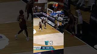 Jelly Walker is only 58 😳 He pulled this incredible sequence 🤯 BasketballCL [upl. by Hyrup]