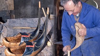 Zuecos de punta larga o sabots artesanos con madera  El sabotier  Oficios Perdidos  Documental [upl. by Ahsait]