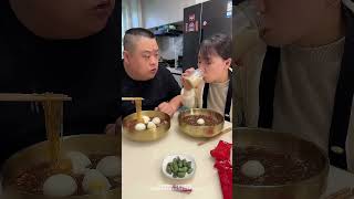 貪吃老公知道太過分了，趁我不在偷吃雞蛋，我饒不了他 food mukbang 整蠱 [upl. by Mariann]