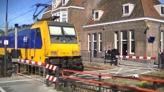 Spoorwegovergang GilzeRijen  Dutch railroad crossing [upl. by Enyleve]