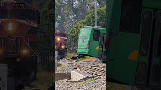 Conductor De Autobús Irresponsable ⚠️🚌🚂 [upl. by Anaitsirhc614]