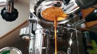 Rocket R58 VST Double Espresso extraction [upl. by Boonie]