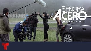 Señora Acero 5  Detrás de cámaras La pelea de Vicenta y Sofía  Telemundo [upl. by Ellirpa]