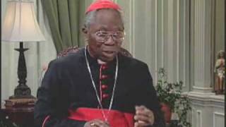 Communion Kneeling and on the Tongue is Preferred Form  Cardinal Arinze amp Redemptionis Sacramentum [upl. by Gnut]