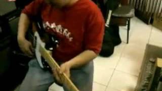 checking out the fernando unique series jazz bass  salonga music store [upl. by Latrell692]