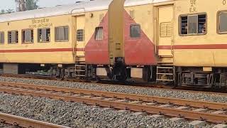 Up Hool Express train is running towards Bandel Rly Station  Video  E R [upl. by Sueaddaht]