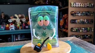 Stoned Towelie 420 Edition Kidrobot Exclusive South Park Pot Leaf Vinyl Art Figure Review [upl. by Edithe615]