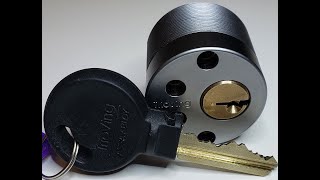 L67 Trioving D12 Scandinavian Round Cylinder Lock  pick and gut [upl. by Airdnax572]