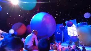 Slavas Snow Show Bill Clintons balloon paradise [upl. by Yeneffit]