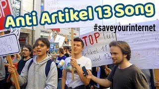 quotANTI ARTIKEL 13 SONGquot auf der STRAßE 😎  Demonstranten singen einen Song [upl. by Scandura915]