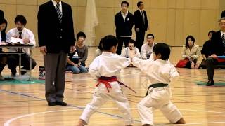 空手大会Karate tournament 「基本組み手basic kumite」 1･2年の部 決勝 2010年11月3日 [upl. by Ardnekat]