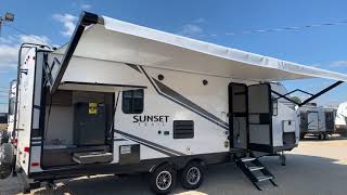 This is the Ideal Couples Trailer 12 Ton Truck Towable 2020 Crossroads Sunset Trail 253RB [upl. by Fried]