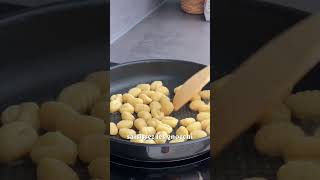 Aujourdhui on vous dévoile nos 3 meilleurs conseils pour des gnocchi légers et croustillants  😋✨ [upl. by Ycnaf234]