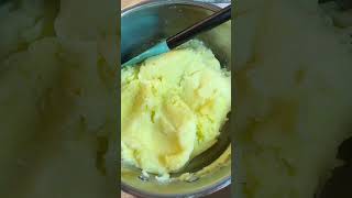 Mashed Potatoes potato mashedpotatoes foodblogger foodlover holidays chef foodie yummy yum [upl. by Rattray190]