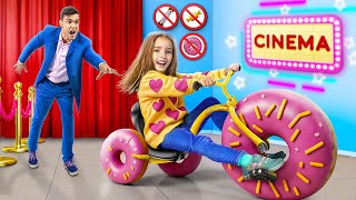 15 Façons De Cacher Des Bonbons Au Cinéma  Les SuperHéros Au Cinéma [upl. by Sharos90]