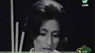 Fairuz sings quotYa helou shu bkhafquot [upl. by Anauqed]