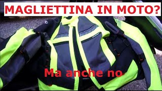 tutorial  Abbigliamento moto per lestate Ciabatte e magliettina o Clover Ventouring giacca [upl. by Halyahs]