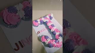 Full Video Letter J cupcake 1M piping tip and 6B piping tip [upl. by Ilyah]