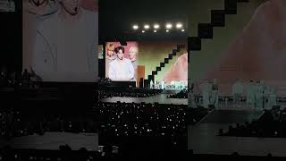 Seventeen amp Carats sing along  New York 241025 [upl. by Eelik]