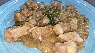 SPEZZATINO DI MAIALE ALLA BIRRA CON FUNGHI [upl. by Tehc]