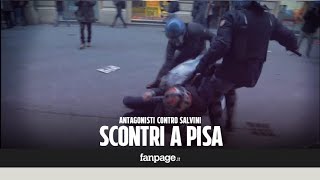 Pisa antagonisti in piazza contro Salvini scontri con la polizia lanciate bottiglie e petardi [upl. by Varuag]