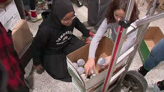 Students in Williamsport collect cans for the Salvation Army [upl. by Salokin]