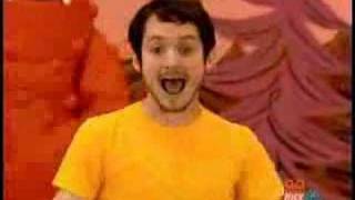 Elijah Wood  Numa Numa  Yo Gabba Gabba Dancy Dance [upl. by Hamforrd416]